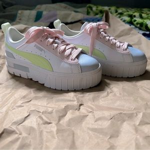 PUMA Mayze White/Pink/Green/Blue Sneaker